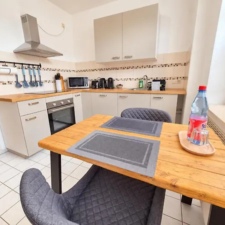 Elbquartier13 2 Schlafzimmer Balkon Und Parkplatz Appartement *